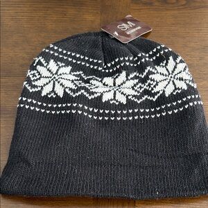 4/$20 Black and White Snowflake Knit Beanie